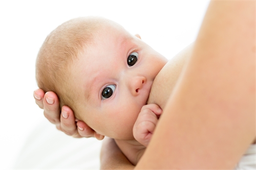 Un amplu studiu despre hrănirea la sân a bebelușilor
