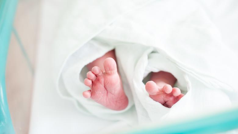 Bebeluș născut în urma unui transplant de uter prelevat de la o donatoare decedată