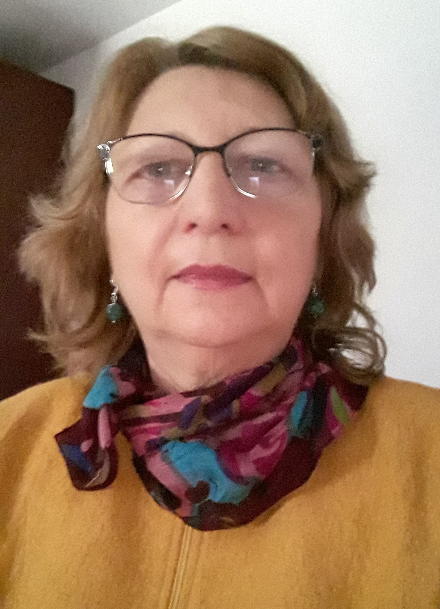Psiholog Magdalina Ioachim. Stând – activ în casă