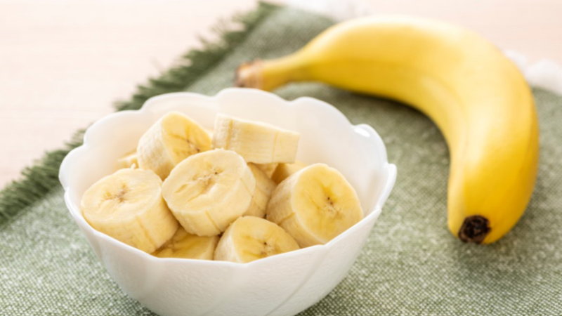 Este sănătos să mănânci banane la micul dejun?