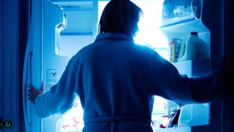 Stres cronic și mese nocturne. O combinație cu consecințe asupra intestinului. Studiu