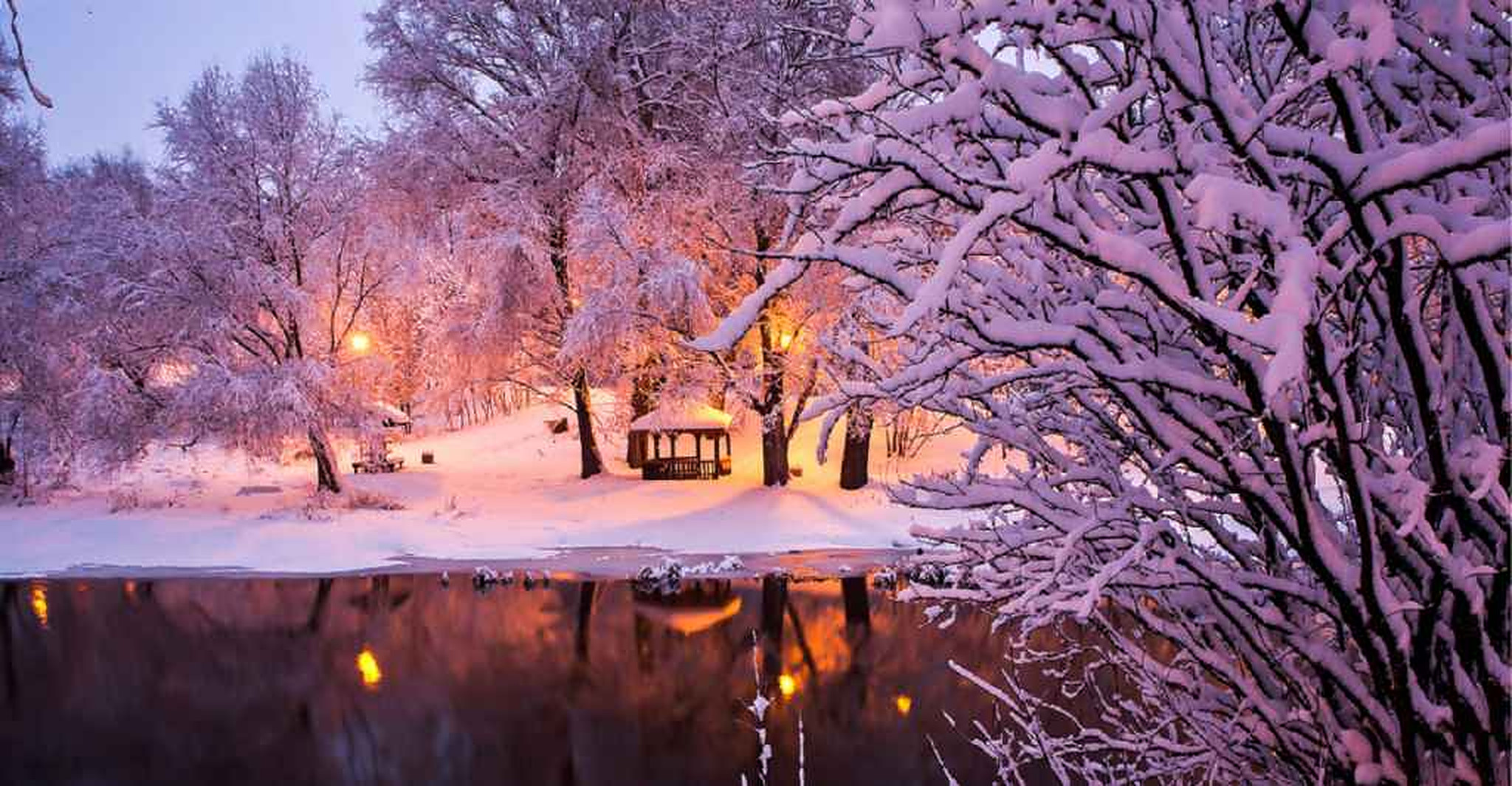 Decembrie, luna sărbătorilor magice
