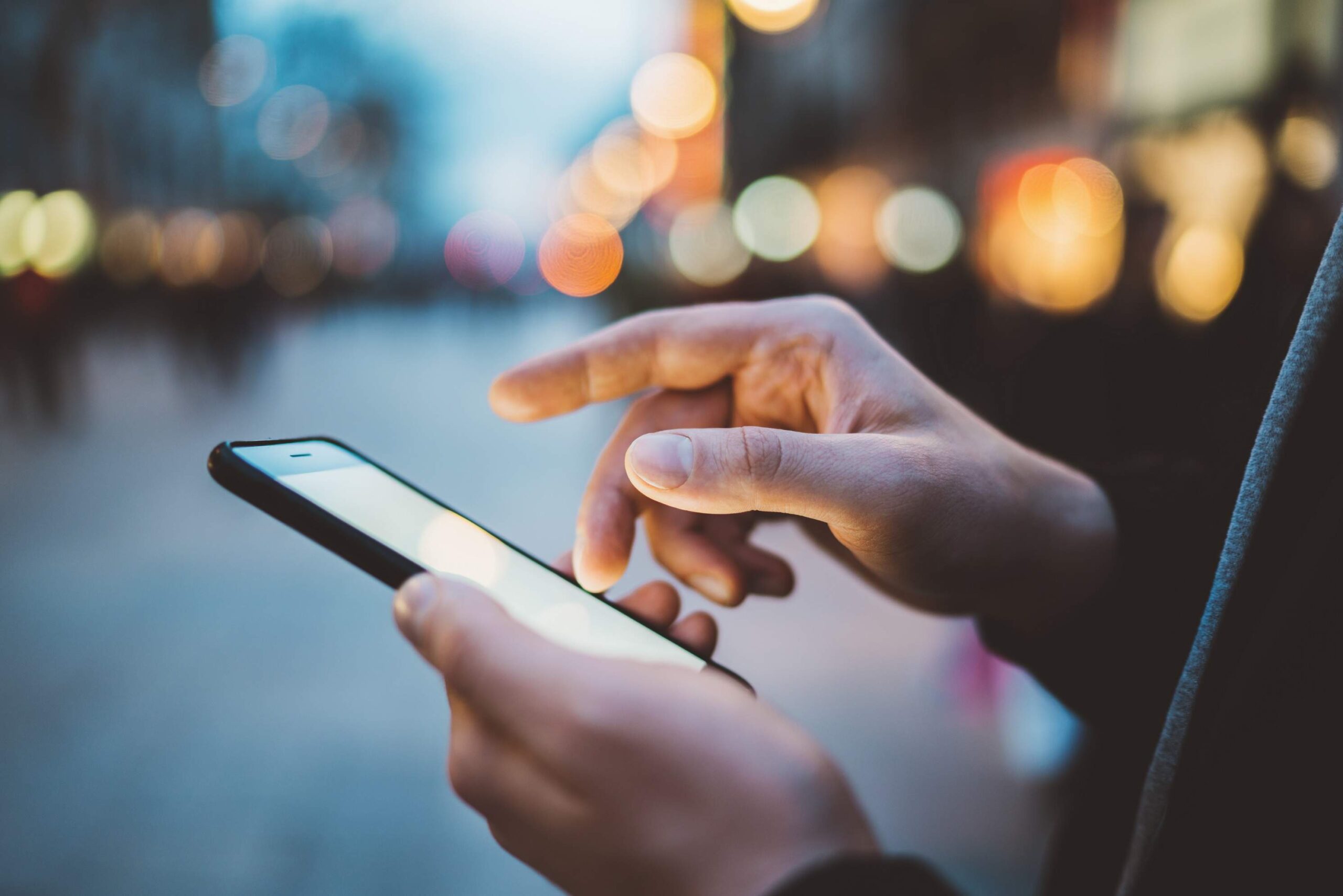 Telefonul poate arăta cum ne simțim cu adevărat. Studiu