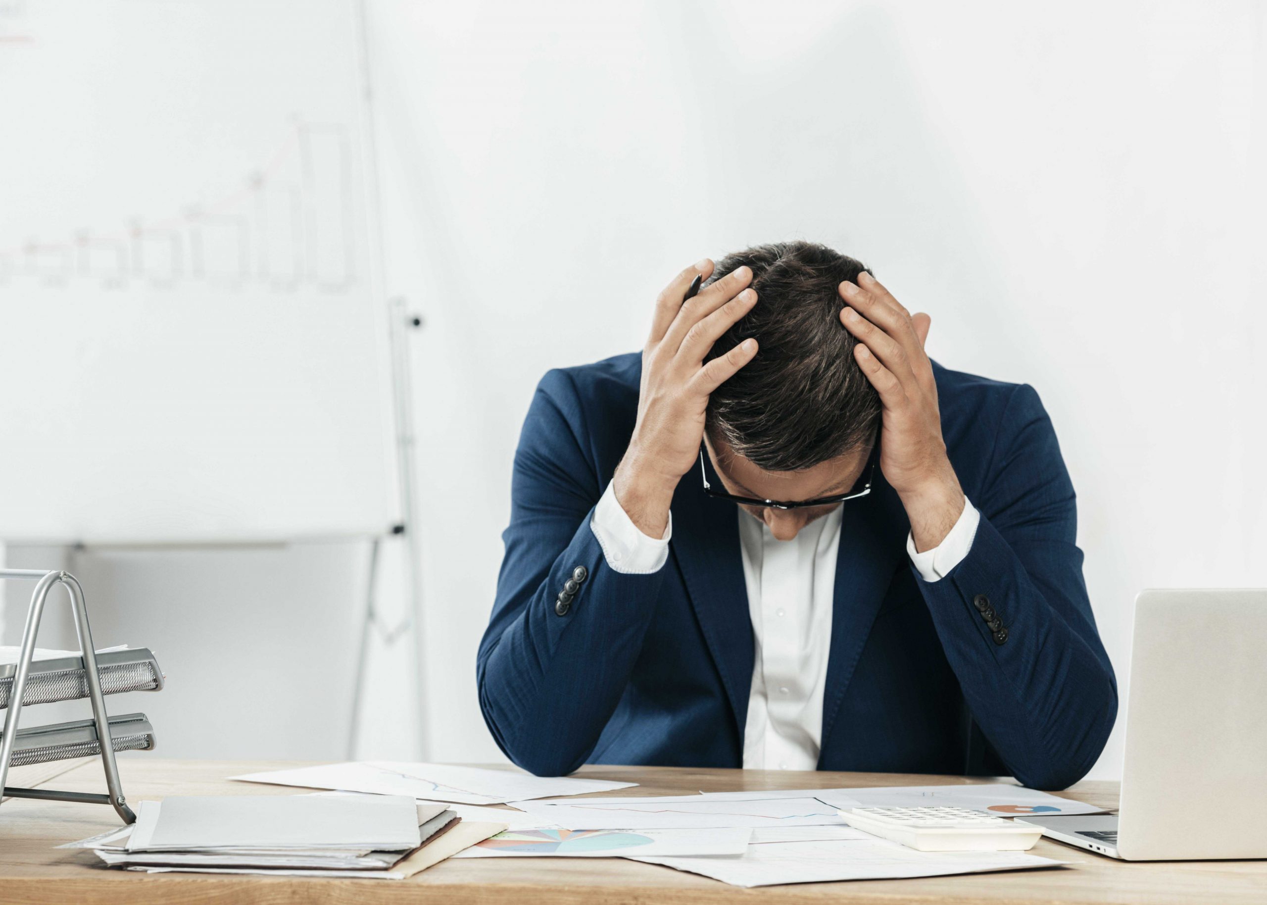 Burnout. Efectele asupra creierului. Care sunt cele trei simptome majore