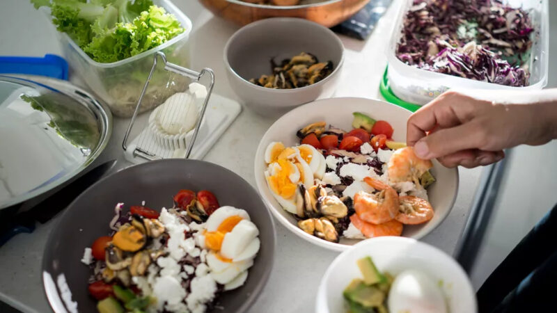 Dieta Paleo și dieta Keto. Diferențe și asemănări. Care este cea mai indicată