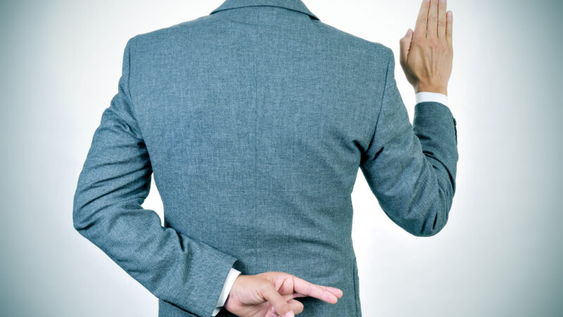 Cum să demascăm un mincinos, conform științei: Distrage-i atenția