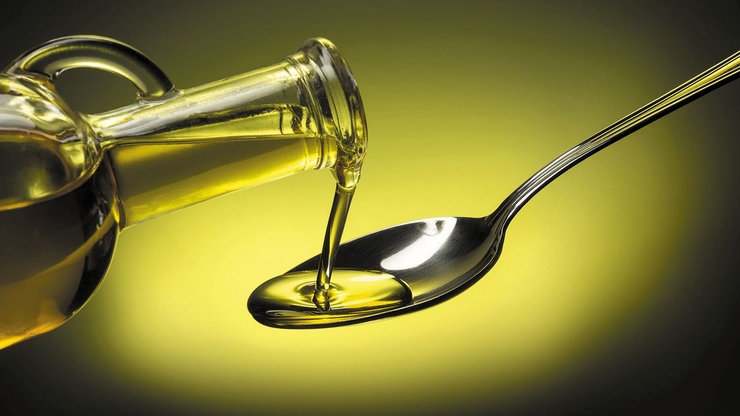 Consumul unei cantități mici de ulei de măsline în fiecare zi ne poate ajuta să trăim mai mult