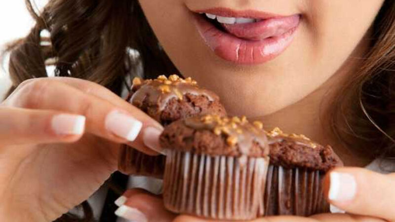 Cum puteți să vă țineți în frâu poftele, mai ales dacă sunteți la dietă