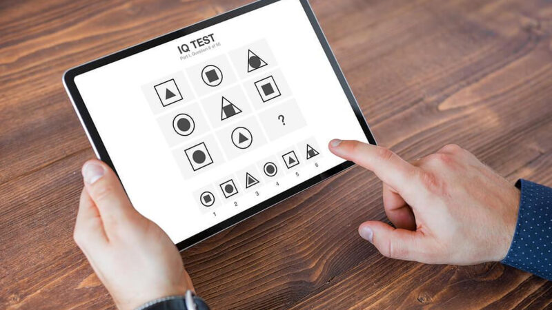 Scade IQ-ul pe măsură ce îmbătrânim? Un tip de inteligență atinge apogeul la 20 de ani