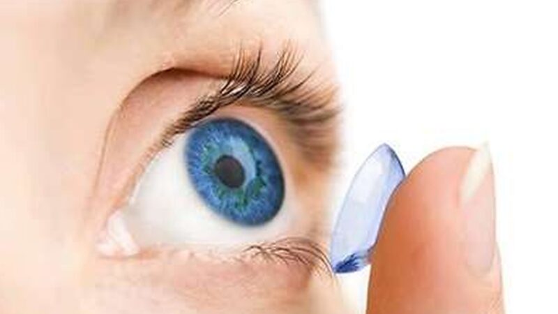 Lentilele de contact reutilizabile, asociate unui risc mai mare de a dezvolta o infecţie oculară. Studiu