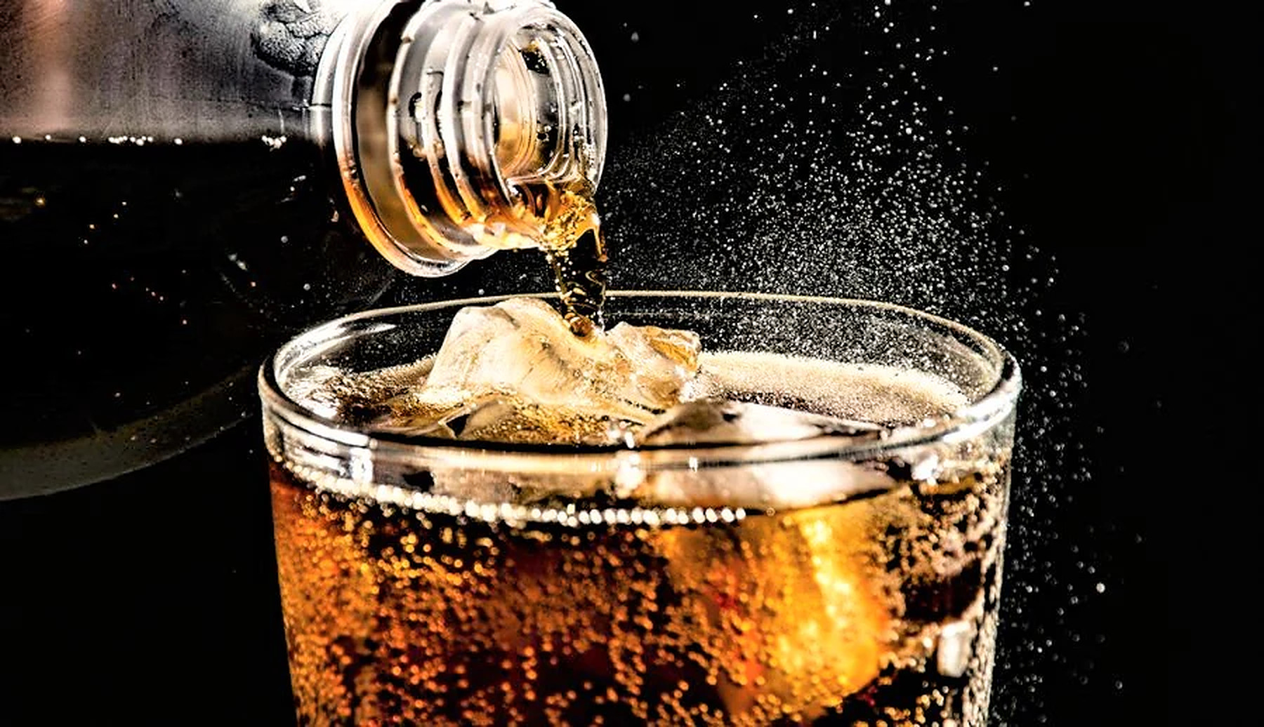 Consumul zilnic de băuturi îndulcite artificial și afecțiunile hepatice